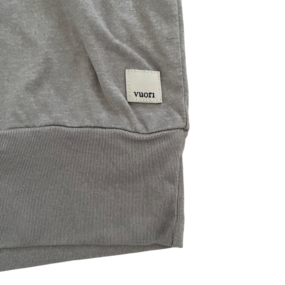 Vuori Daydream Crew in Light Heather Gray, Size Medium - Picture 4 of 6